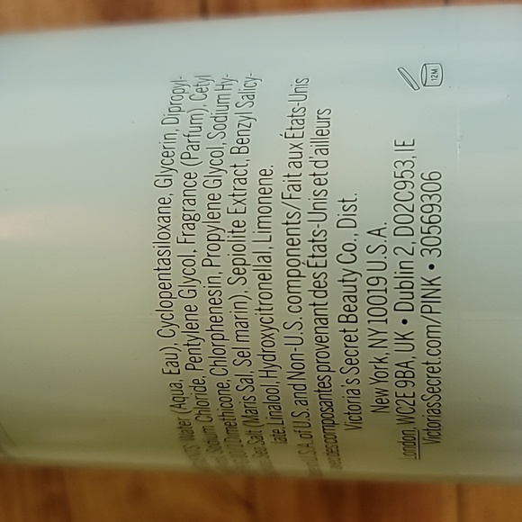 Victoria's Secret Pink Water Replenishing Body Lotion with Hyaluronic Acid - Picture 4 of 6